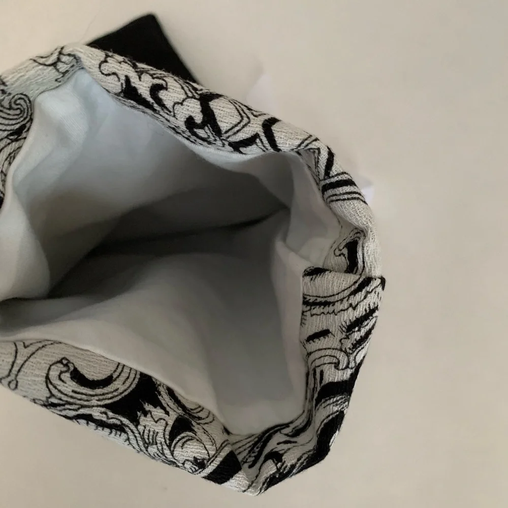 Paisley Cloth Ribbon Tied Wine Bottle Holder Tote Sleeve Black White